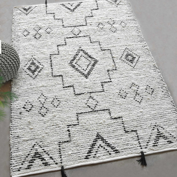 Uttermost Raton Hand Woven Ivory and Charcoal Tribal Pattern Rug ~ 6' x 9'