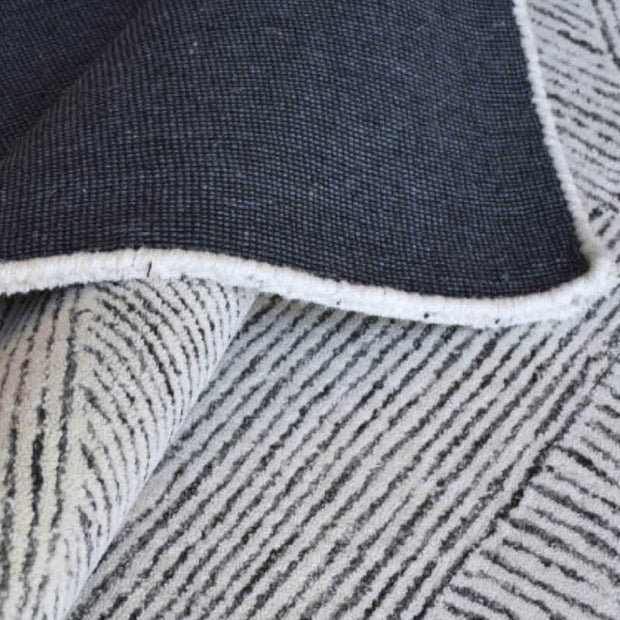 Uttermost Paonia Hand Tufted Ivory and Gray Wool Geometric Pattern Rug ~ 8' x 10'