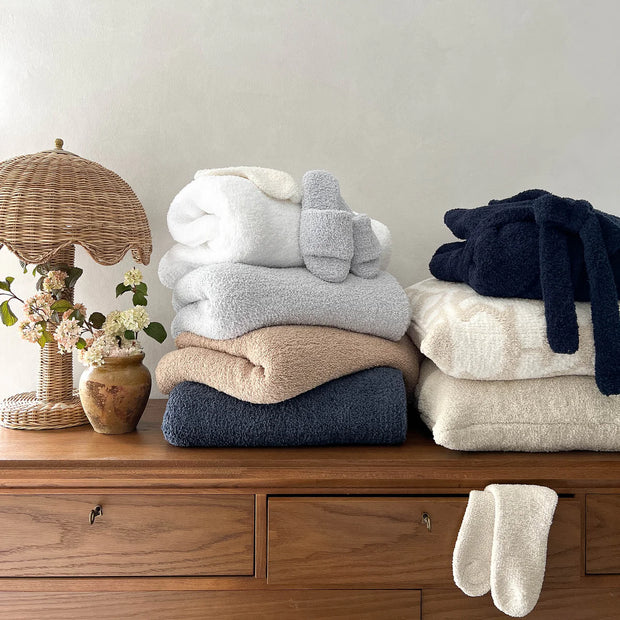Kashwere Ultra Plush White Signature Solid Throw Blanket
