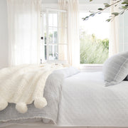 Pom Pom at Home Oulu Winter Winter White Chunky Throw Blanket ~ 50” x 60”