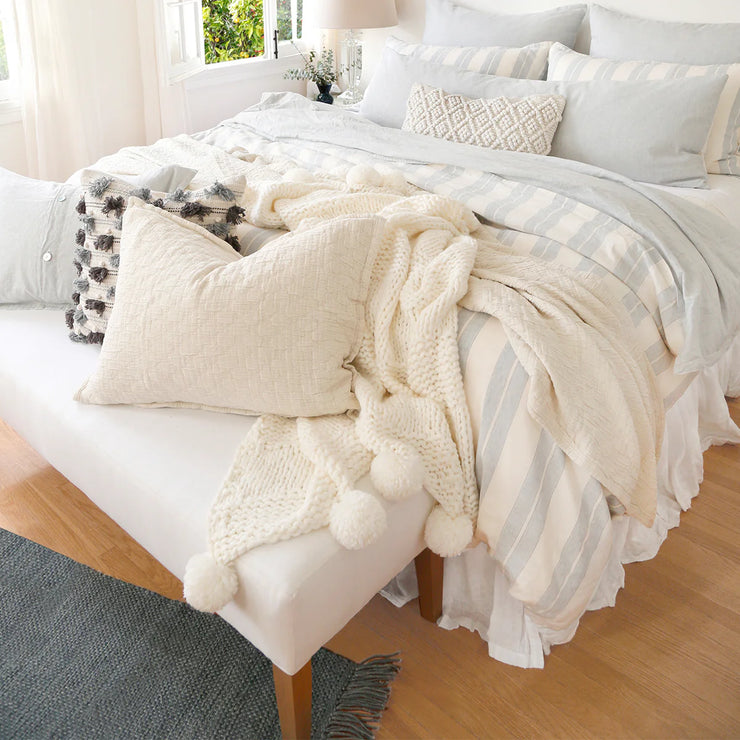 Pom Pom at Home Oulu Winter Winter White Chunky Throw Blanket ~ 50” x 60”