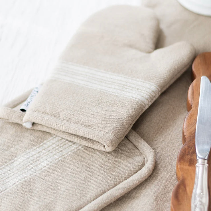 etúHOME Vintage White Stripe Kitchen Oven Mitts ~ Set of 2
