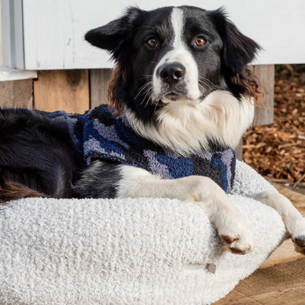 Barefoot Dreams CozyChic Pearl and Silver Round Pet Bed ~ Available in 3 Sizes