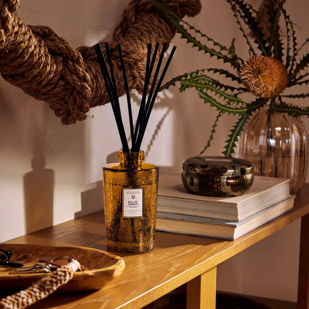 Voluspa Baltic Amber Luxe Reed Diffuser Set