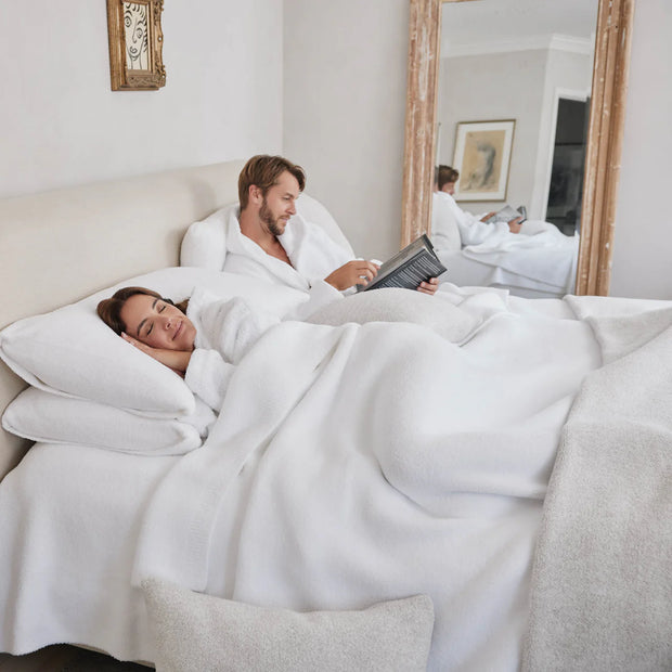 Kashwere Ultra Plush White Oversized King Blanket