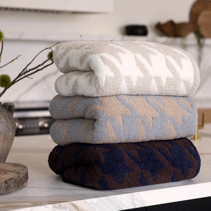 Kashwere Large Houndstooth Stone and Wheat Throw Chenilla Cloud
