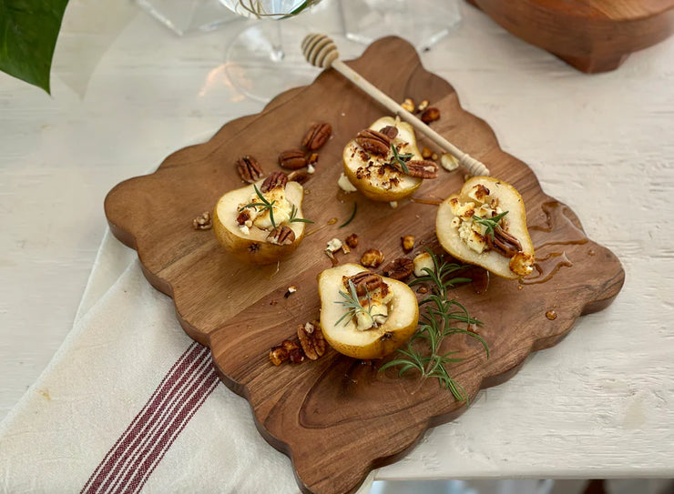 etúHOME Scalloped Cutting Board, Medium Square