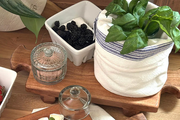 etúHOME Normandy Wood Riser Footed Tray, Small