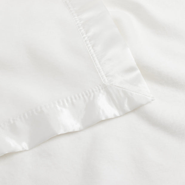 Cozy Earth Bamboo Blanket Available In Queen and King Sizes